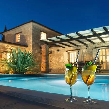 Villa Melissa - Istrisches Steinhaus Mit Pool In Guter Lage Naehe Porec *
