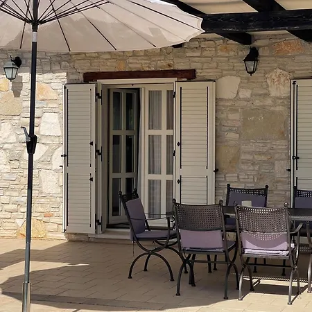 Melissa - Istrisches Steinhaus Mit Pool In Guter Lage Naehe Porec *