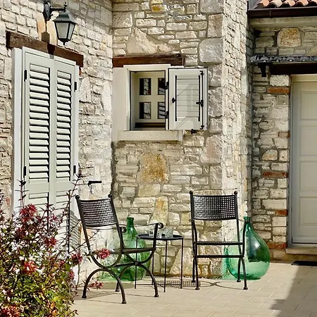 Villa Melissa - Istrisches Steinhaus Mit Pool In Guter Lage Naehe Porec *